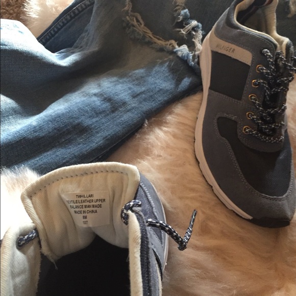 Tommy Hilfiger woman’s shoes Hillary’s size 8 - Picture 6 of 7